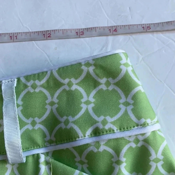 Tail golf skort, skirt w/ attached shorts, lime green & white print. Size 4 - Picture 4 of 10
